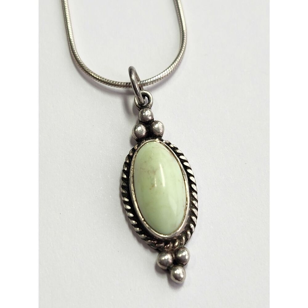Sterling Silver Chrysoprase Oval Stone Pendant Necklace 19"chain